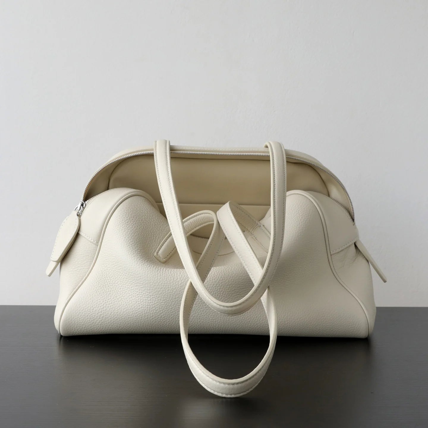 Sac Boston en cuir véritable à bandoulière "Manarola" *