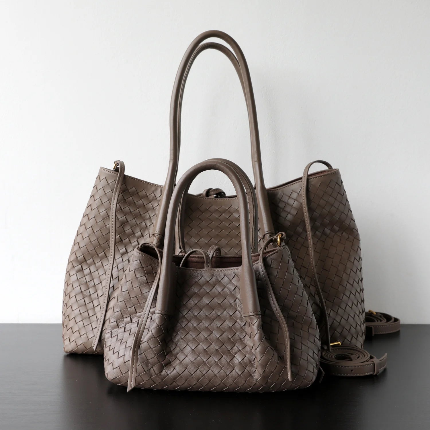 Sac fourre-tout en cuir tressé porté épaule "Montefioralle"*