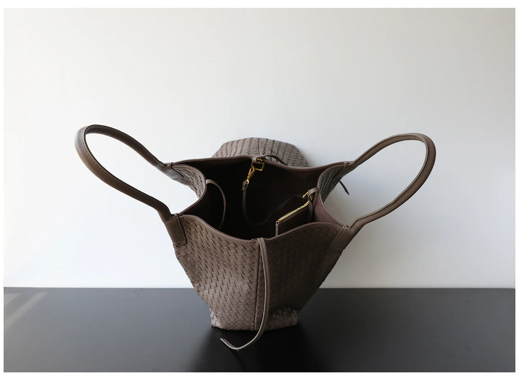 Sac fourre-tout en cuir tressé porté épaule "Montefioralle"*