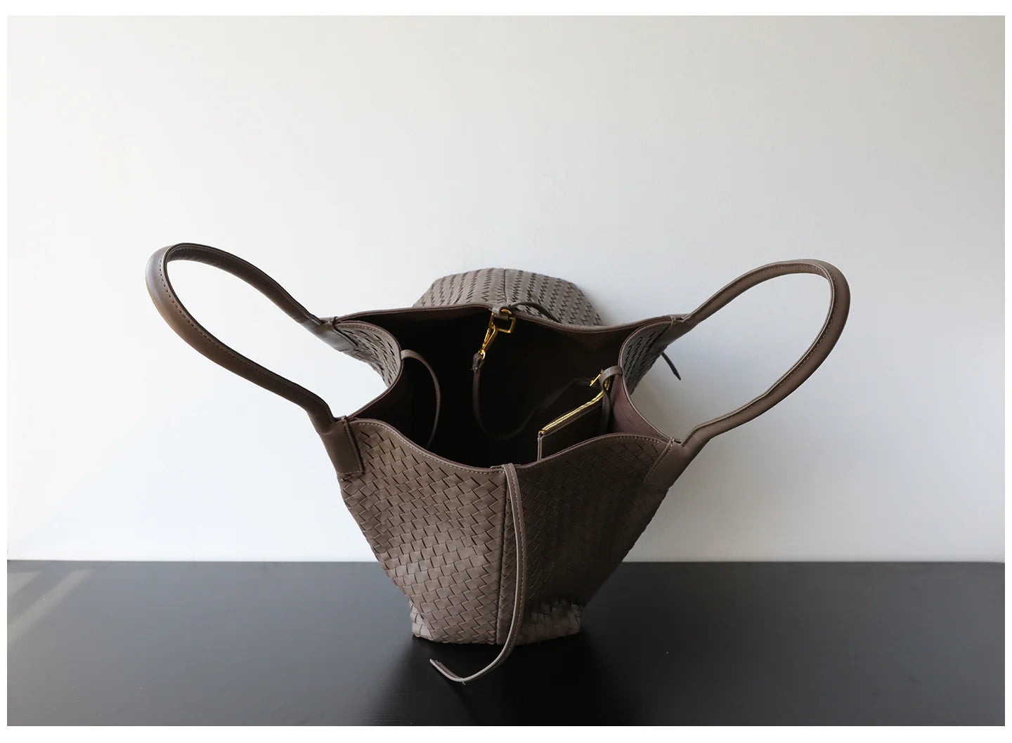 Sac fourre-tout en cuir tressé porté épaule "Montefioralle"*