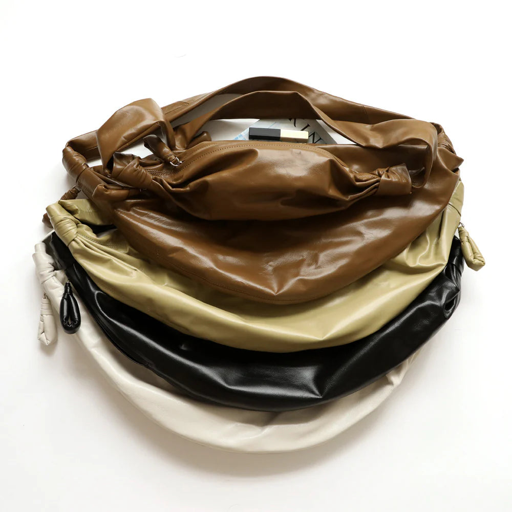 "Caltanissetta" Sac croissant en cuir de vachette unisex minimaliste