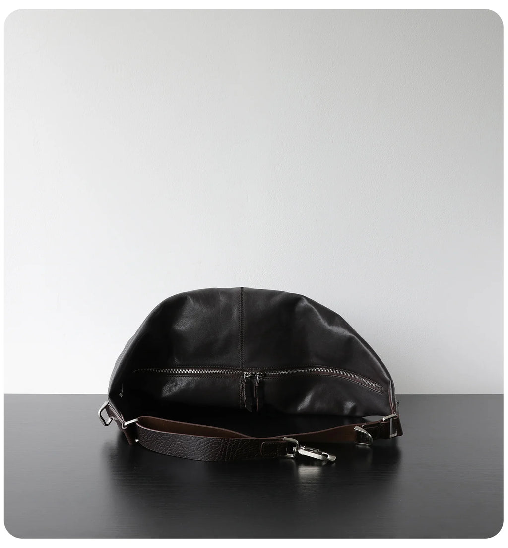 Sac croissant en cuir végétal porté épaule "Treviso"*