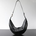 Sac croissant en cuir végétal porté épaule "Treviso"*