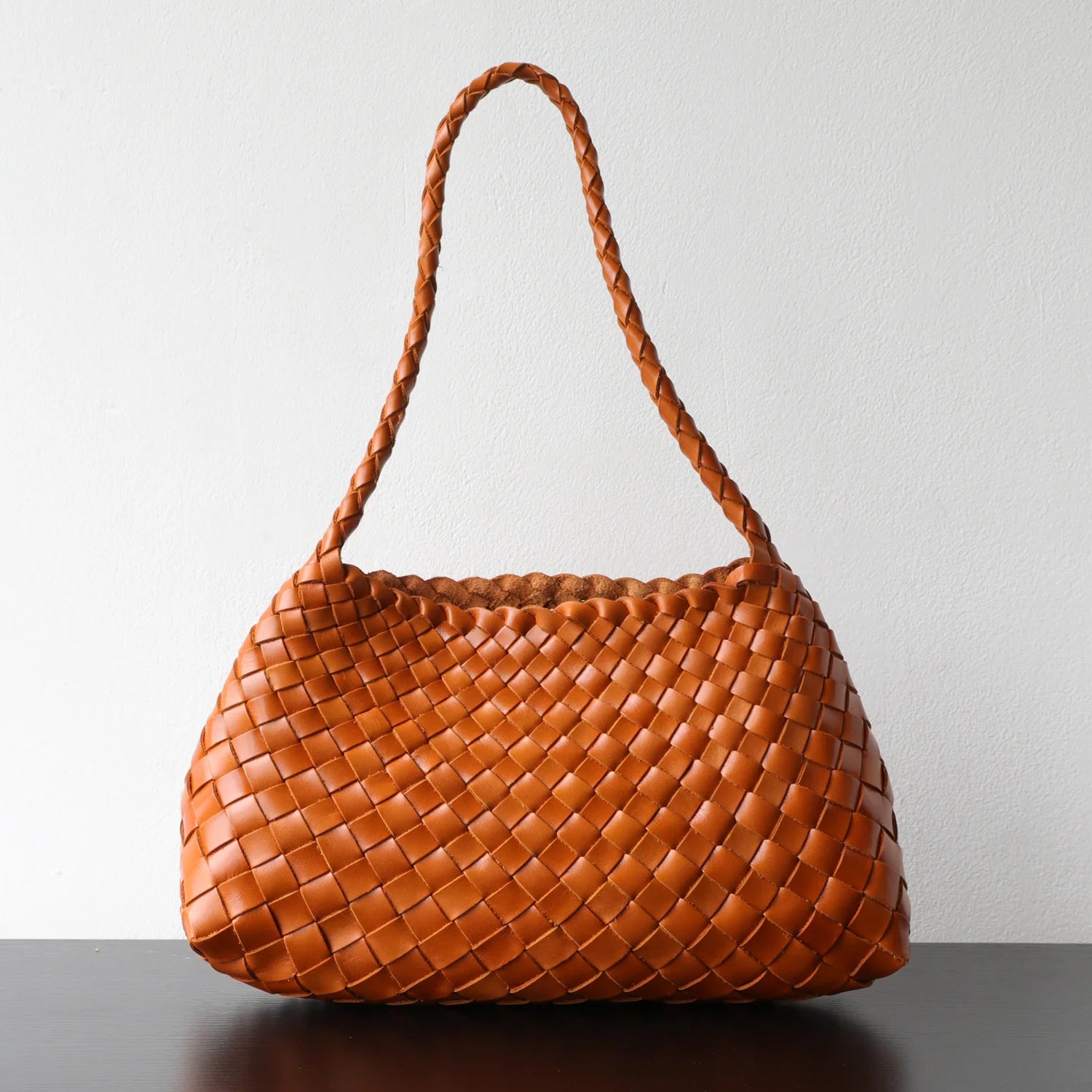 Sac à main tressé en cuir minimaliste et polyvalent "Brindisi"*