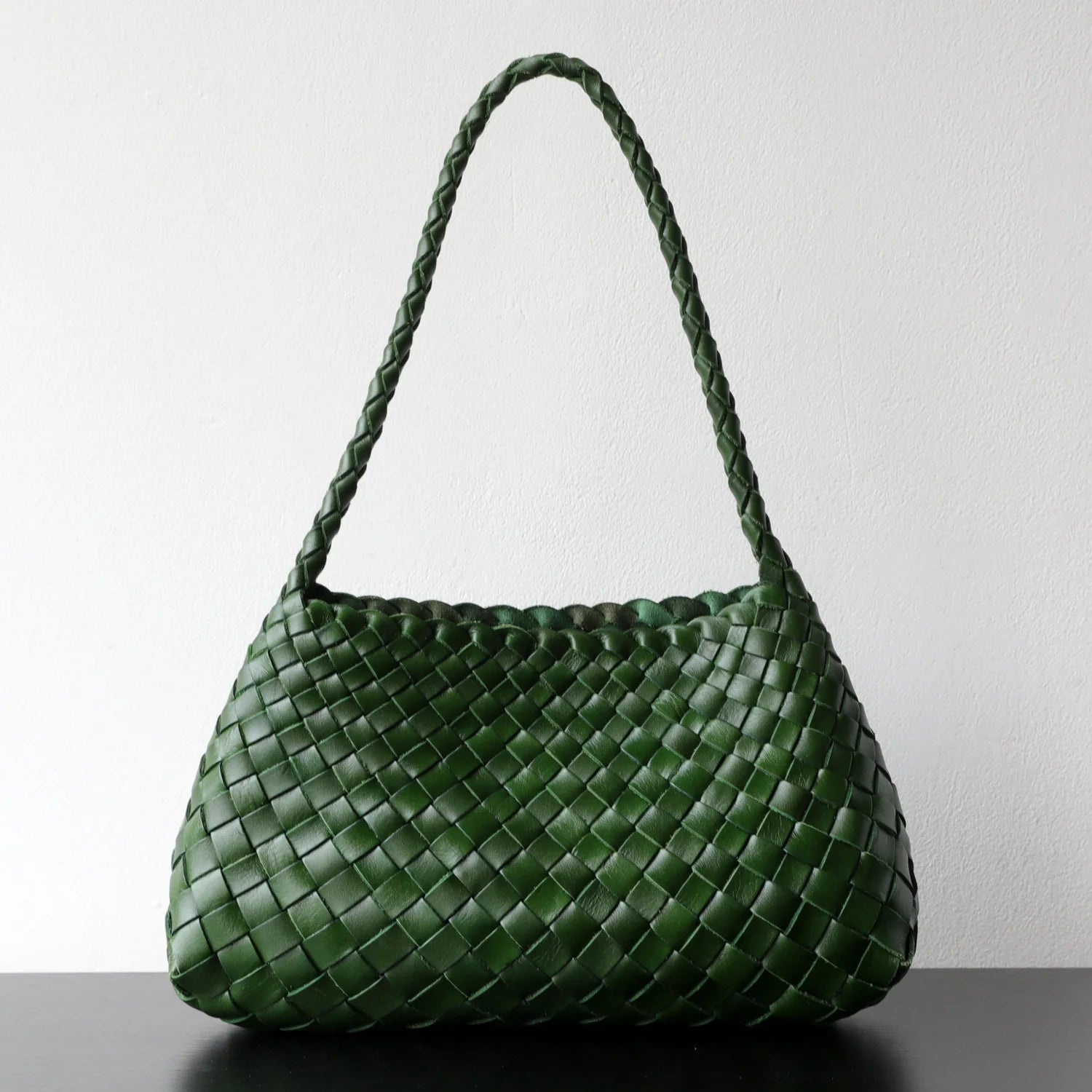 Sac à main tressé en cuir minimaliste et polyvalent "Brindisi"*
