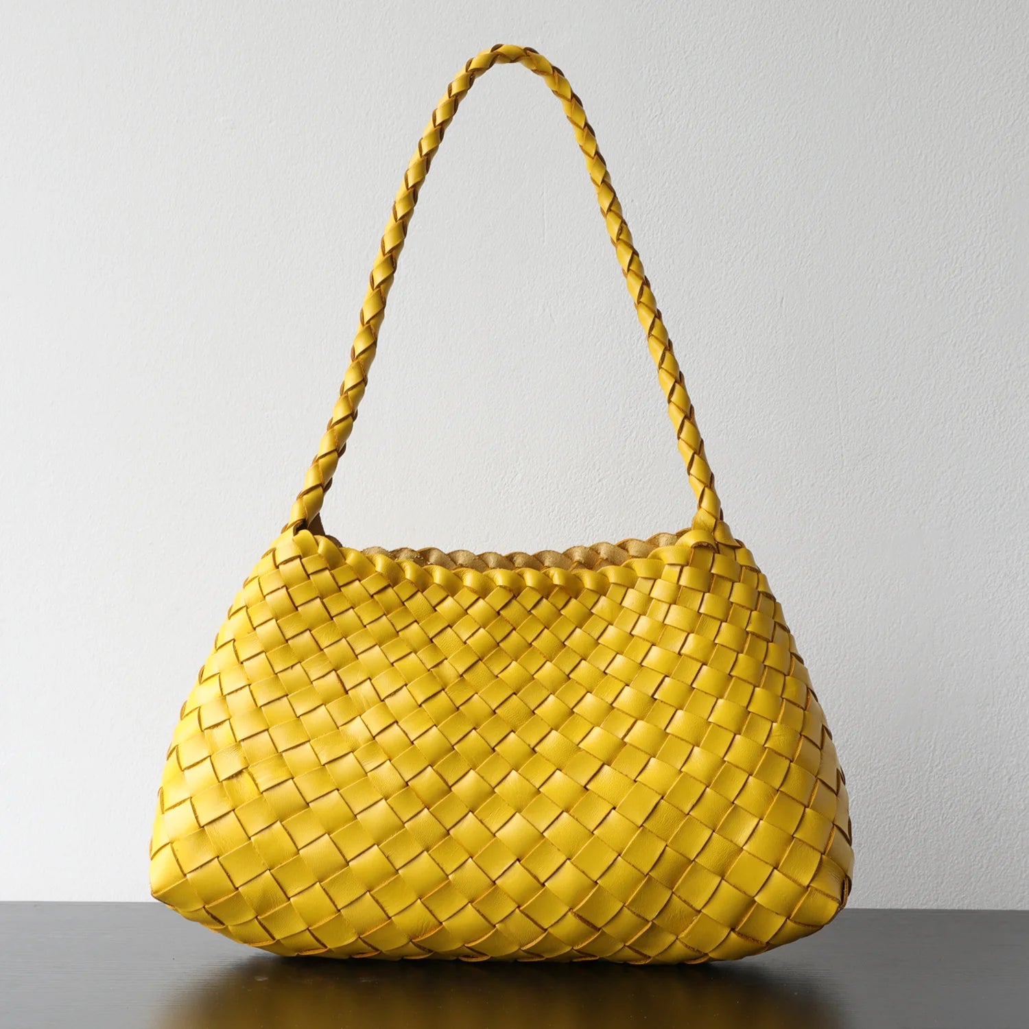Sac à main tressé en cuir minimaliste et polyvalent "Brindisi"*