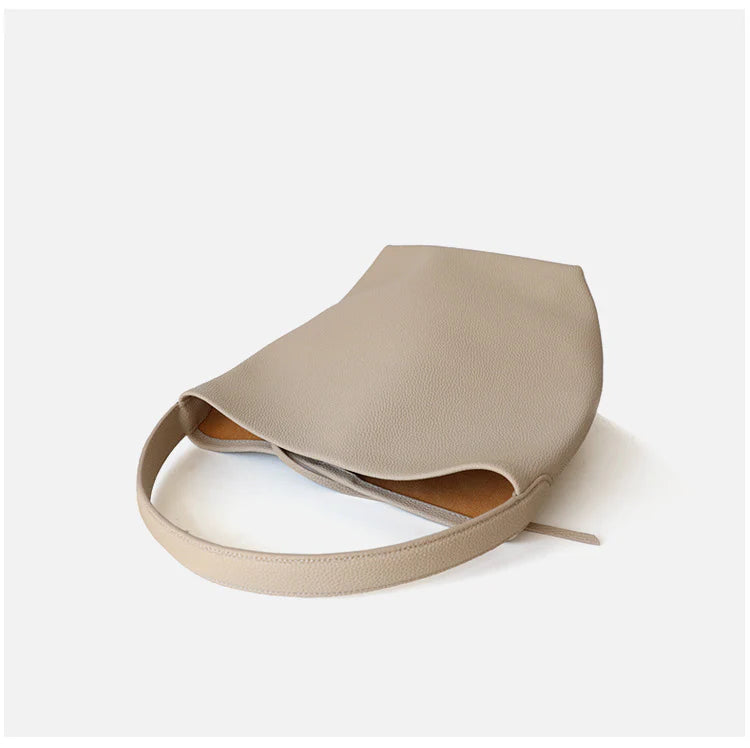 "Castelsardo" Sac seau décontracté en cuir véritable avec fermeture à cordon léger