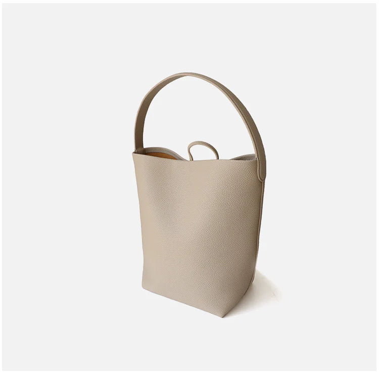 "Castelsardo" Sac seau décontracté en cuir véritable avec fermeture à cordon léger