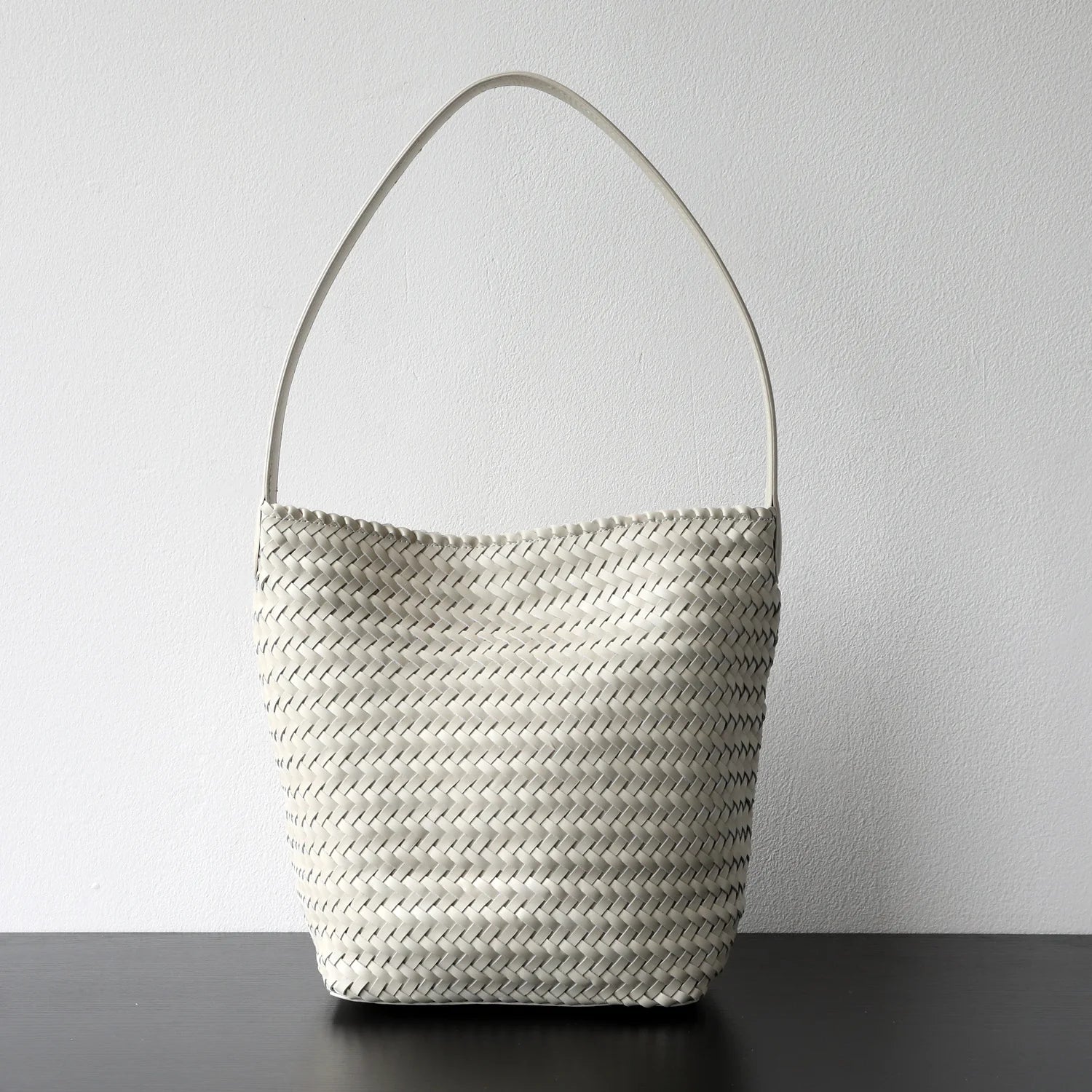 "Ravello" Sac seau en cuir de vachette porté épaule avec fermeture magnétique