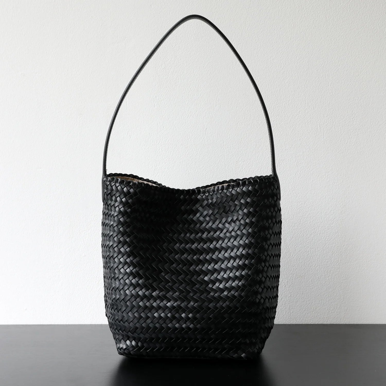 "Ravello" Sac seau en cuir de vachette porté épaule avec fermeture magnétique