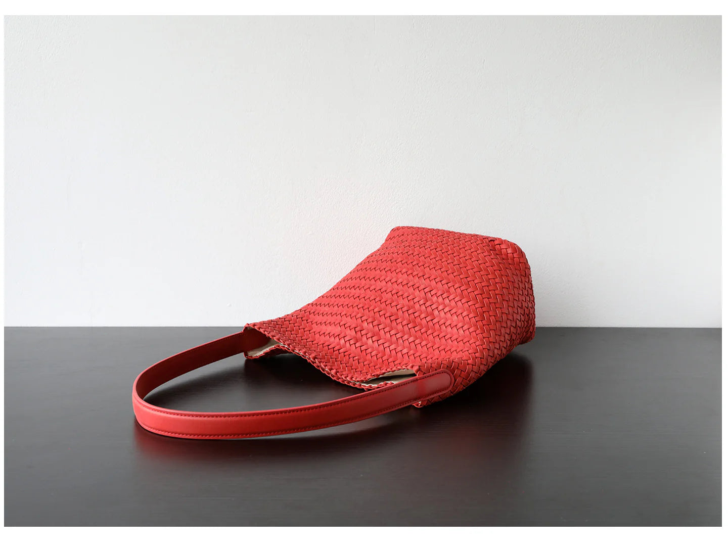 "Ravello" Sac seau en cuir de vachette porté épaule avec fermeture magnétique