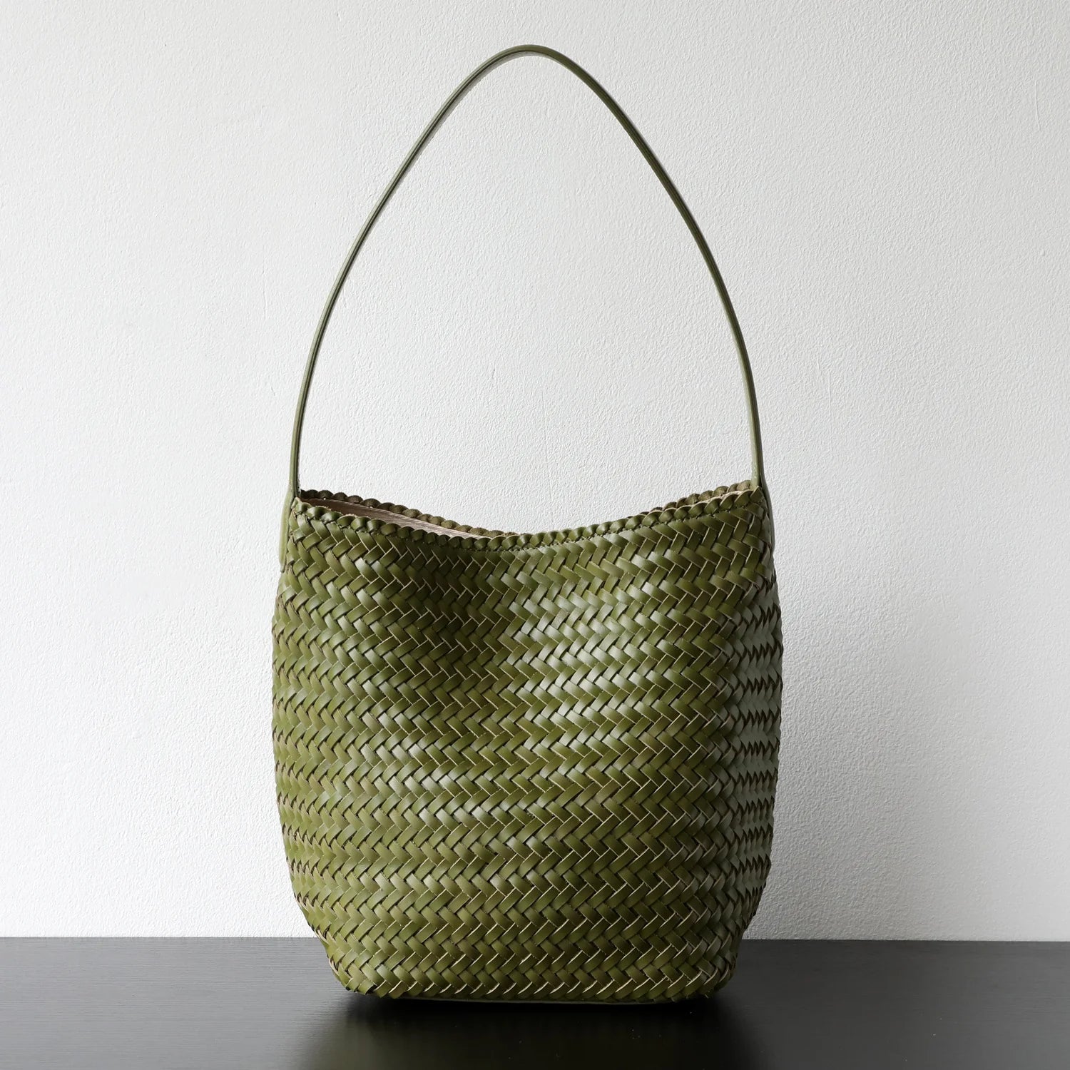 "Ravello" Sac seau en cuir de vachette porté épaule avec fermeture magnétique