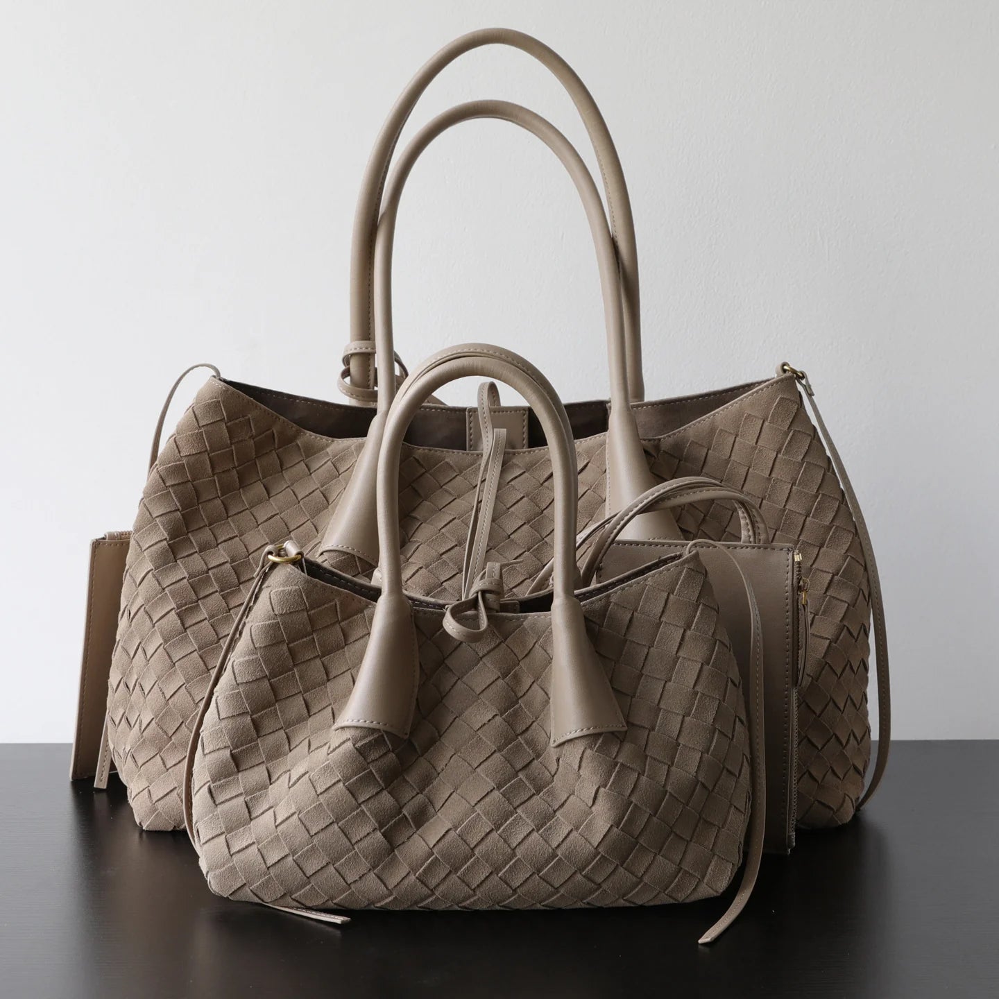 Sac cabas en cuir suédé tressé porté épaule "Carloforte"*