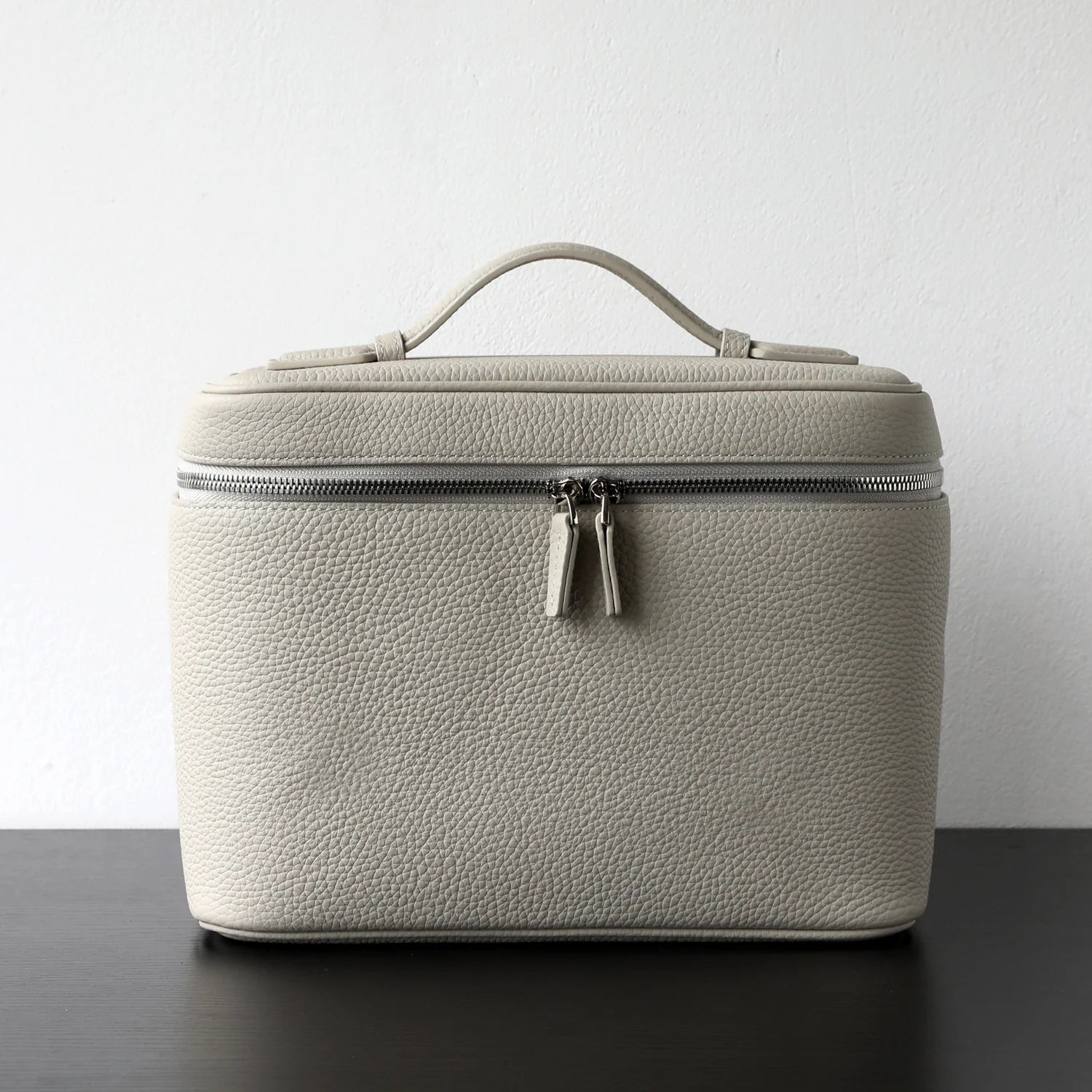 "Tropea" Trousse de maquillage en cuir de vachette souple avec compartiments