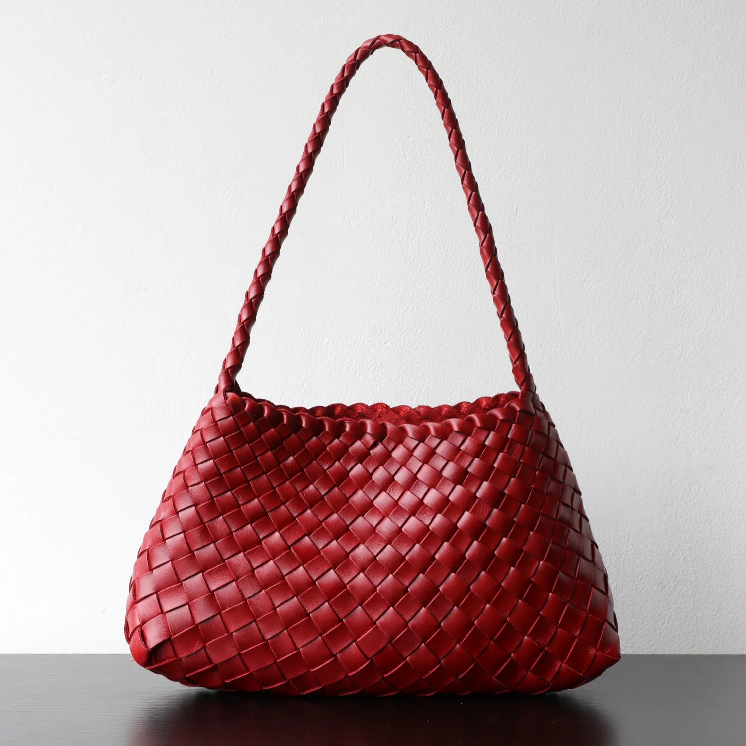 Sac à main tressé en cuir minimaliste et polyvalent "Brindisi"*